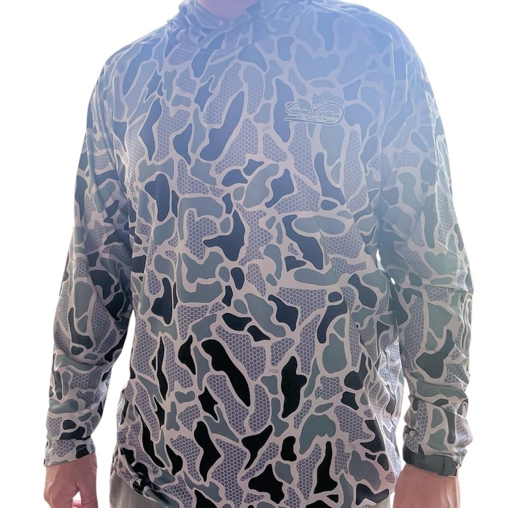 Coosa Cotton Fishing Long Sleeve Hooded Tshirt Camouflage Pocket EUC So Soft L - Picture 6 of 8